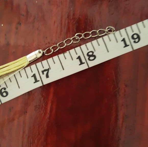 NWOT Green stone heart on 17" ribbon choker - Picture 2 of 4